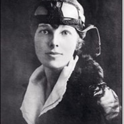 Amelia-Earhart_250